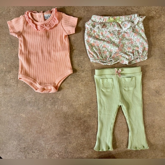 Nicole Miller - 6/9 Month Three piece Peach and Green Set -NWOT - Picture 1 of 14